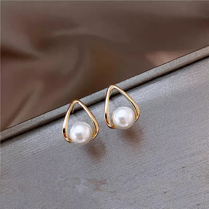 Beautiful Pearl Earring with Unique Style