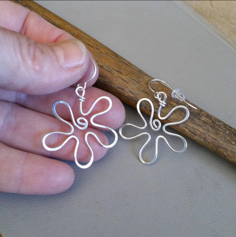 Romantic Gold Earring for Special Moments