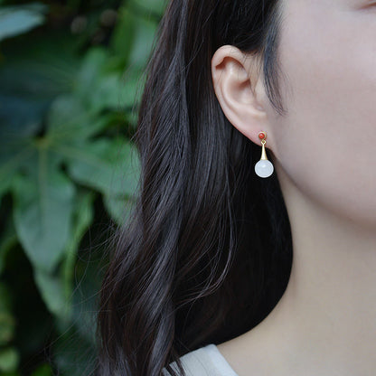 Charming Gold Earring for Any Occasion