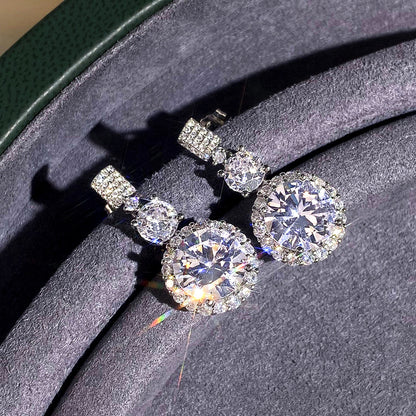 Charming Earring for Any Occasion