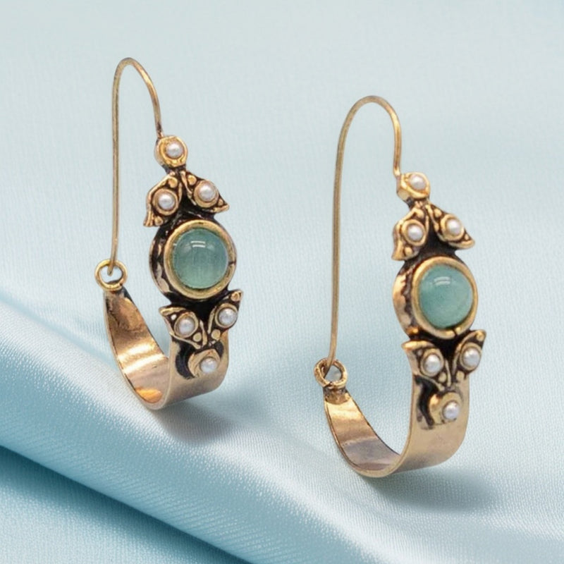 Classic Pearl Earring with Timeless Appeal