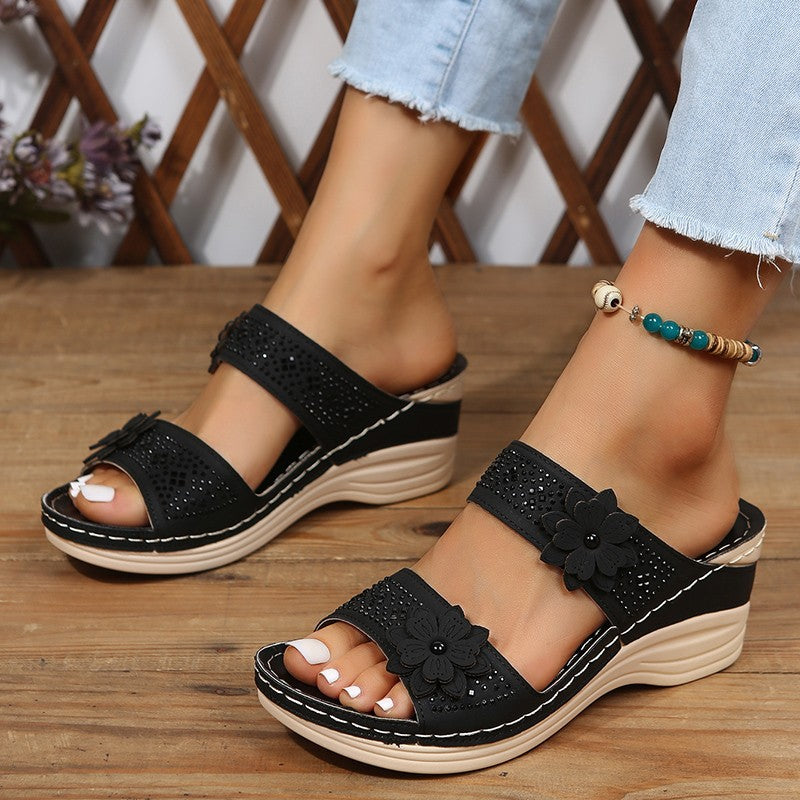Chic Orthopedic Sandals with Unique Design