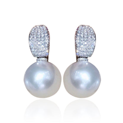 Beautiful Pearl Earring with Unique Style