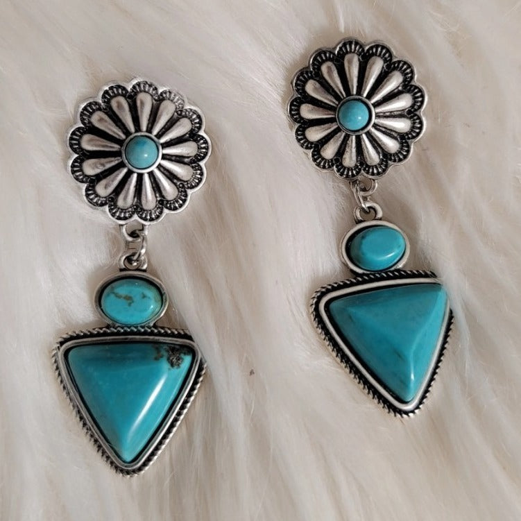 Stunning Silver Earring for Daily Wear