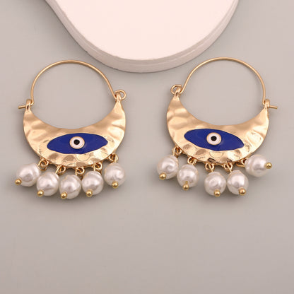 Classic Pearl Earring with Timeless Appeal