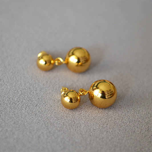 Romantic Gold Earring for Special Moments