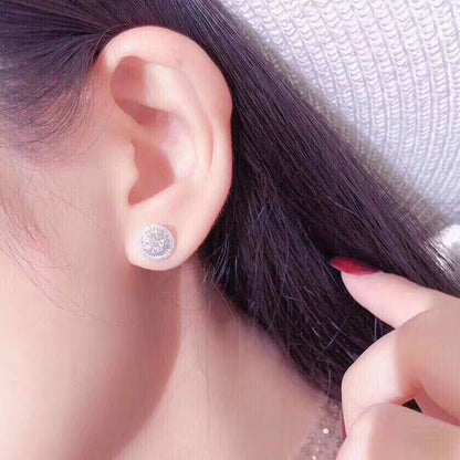 Charming Silver Earring for Any Occasion