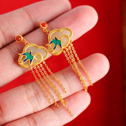 Classic Gold Earring with Timeless Appeal