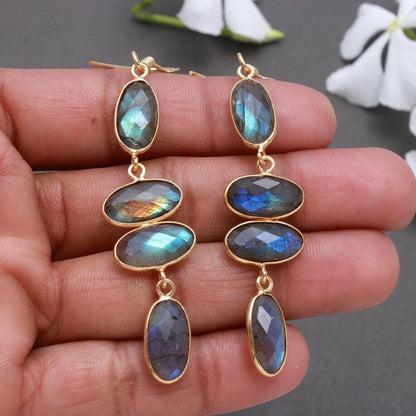 Beautiful Gold Earring with Unique Style