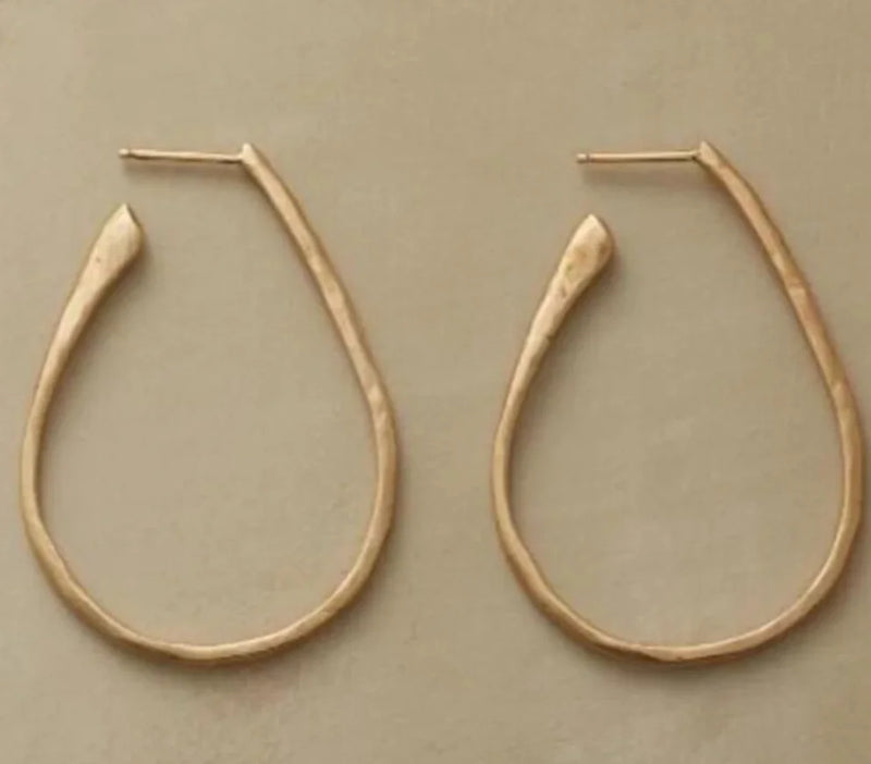 Charming Earring for Any Occasion