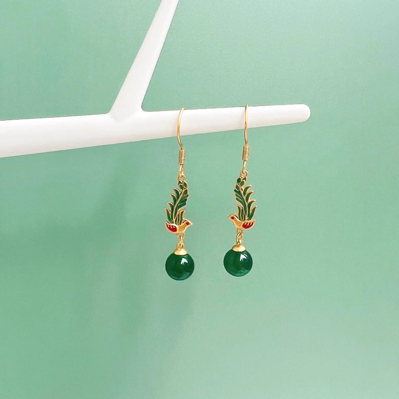 Charming Gold Earring for Any Occasion