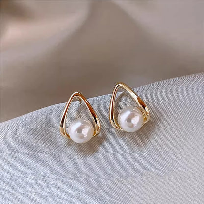 Beautiful Pearl Earring with Unique Style