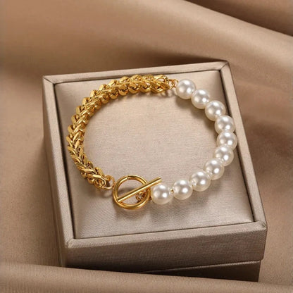 Beautiful Pearl Bracelet with Unique Style