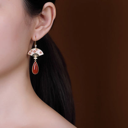 Charming Gold Earring for Any Occasion