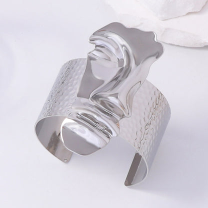 Charming Piece for Any Occasion