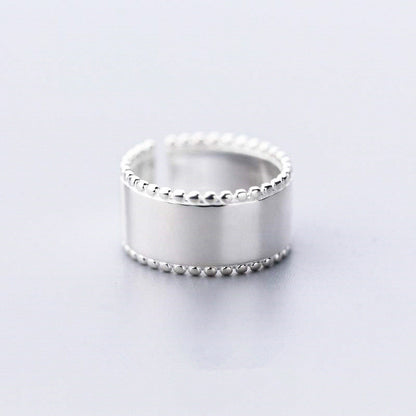 Classic Silver Ring with Timeless Appeal