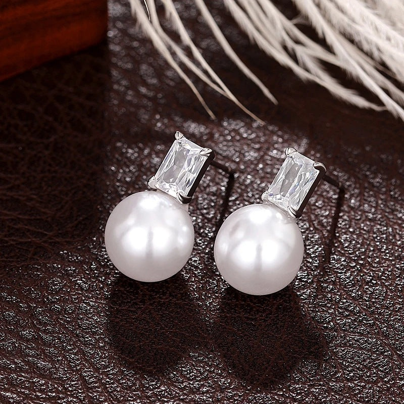 Romantic Pearl Earring for Special Moments