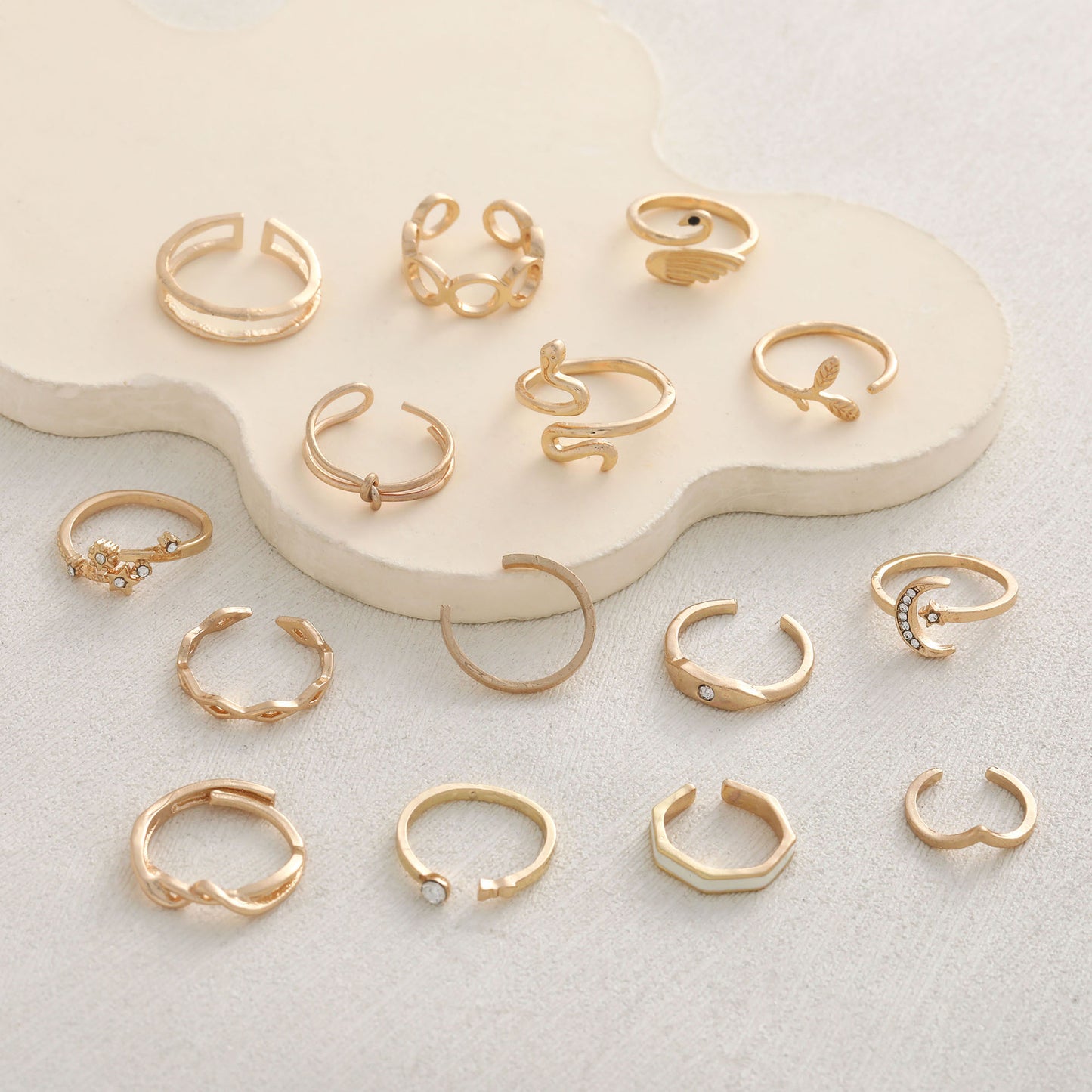 Romantic Gold Ring for Special Moments