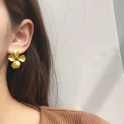 Stunning Earring for Daily Wear