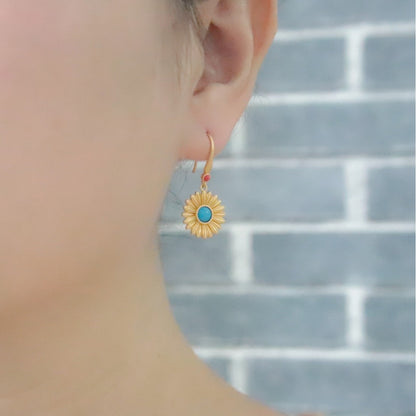 Vintage Handmade Gold Earring