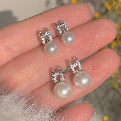 Classic Pearl Earring with Timeless Appeal