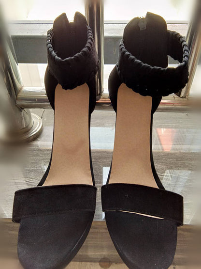 Graceful Orthopedic Sandals for Modern Look