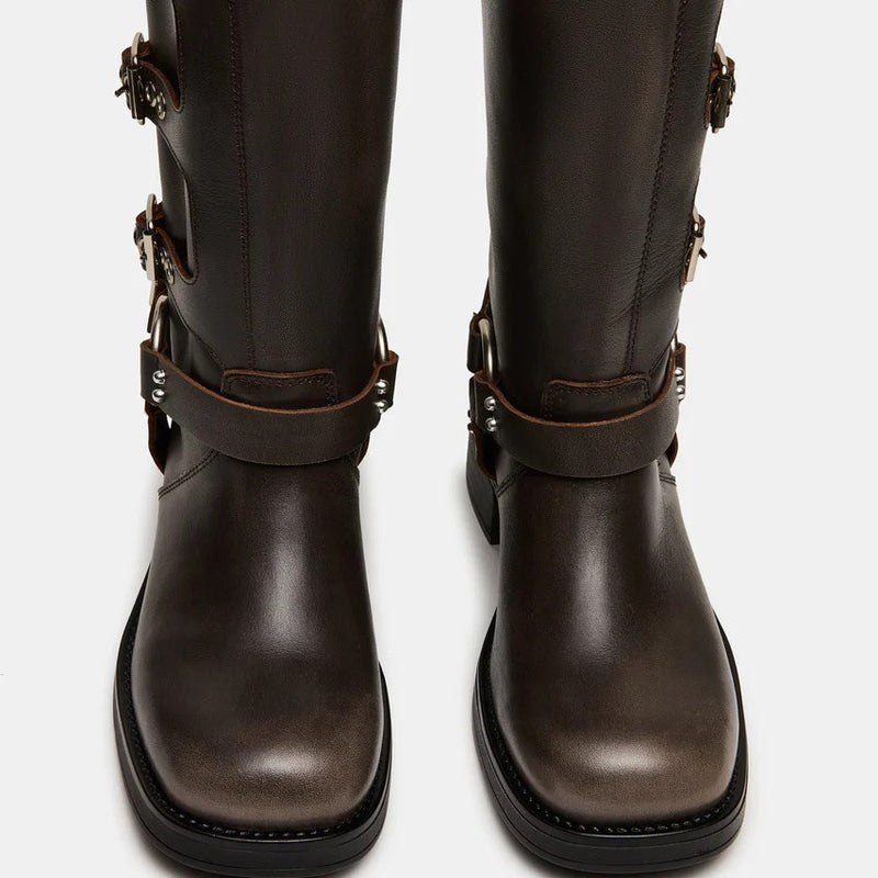 Graceful Orthopedic Boots for Modern Look