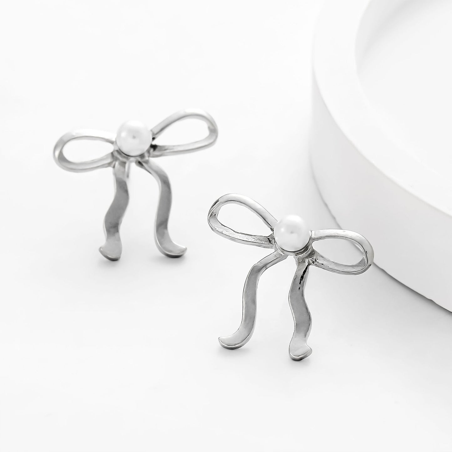 Charming Pearl Earring for Any Occasion