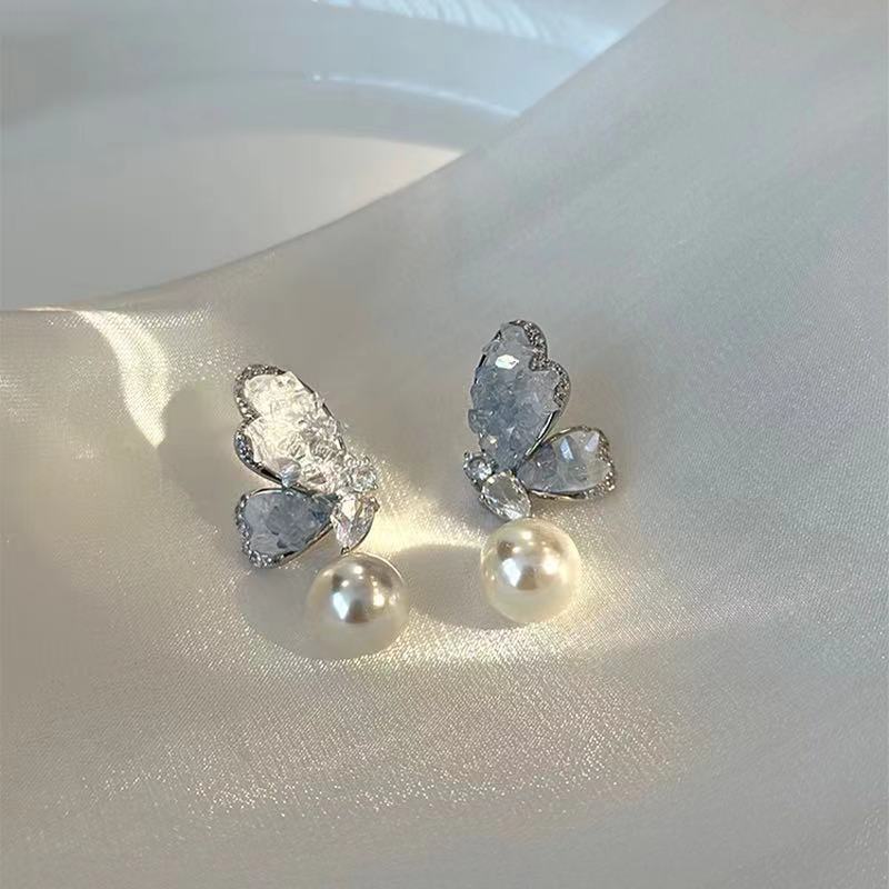 Stunning Pearl Earring for Daily Wear