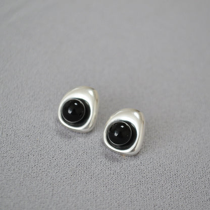 Charming Gold Earring for Any Occasion