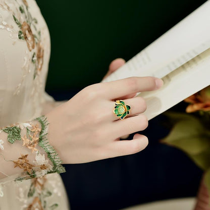 Stunning Gold Necklace for Daily Wear