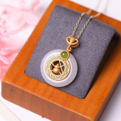 Classic Silver Necklace with Timeless Appeal