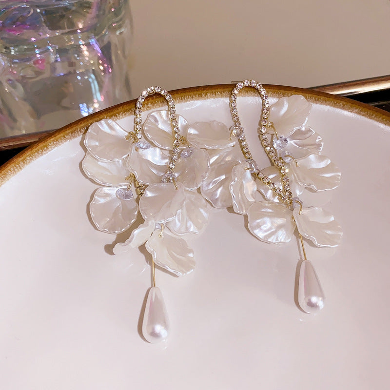 Romantic Pearl Earring for Special Moments