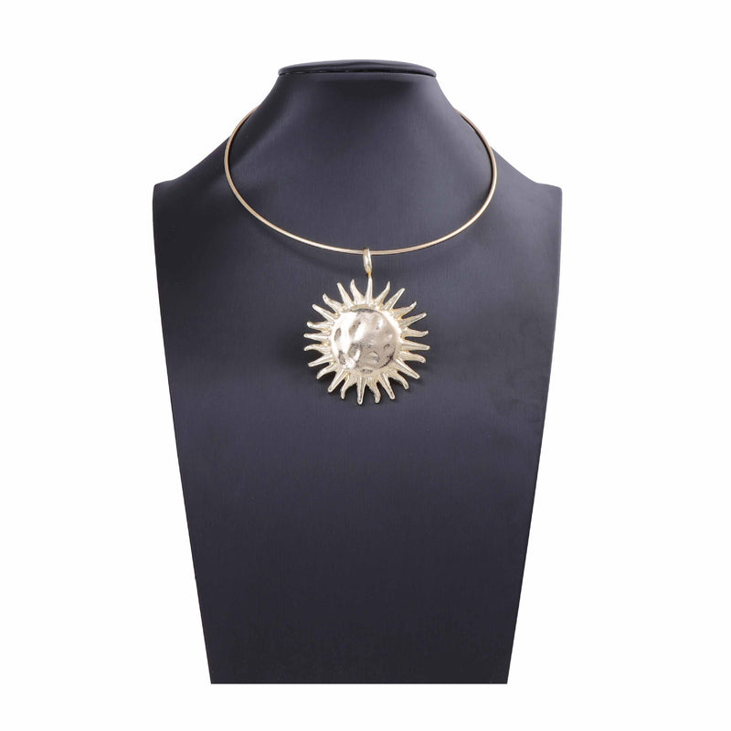 Stunning Necklace for Daily Wear