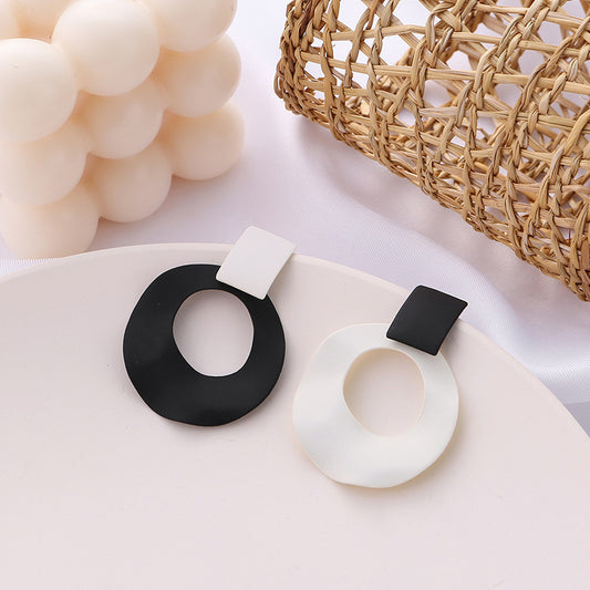 Classic Earring with Timeless Appeal