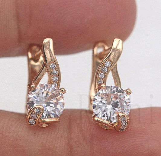 Romantic Gold Earring for Special Moments