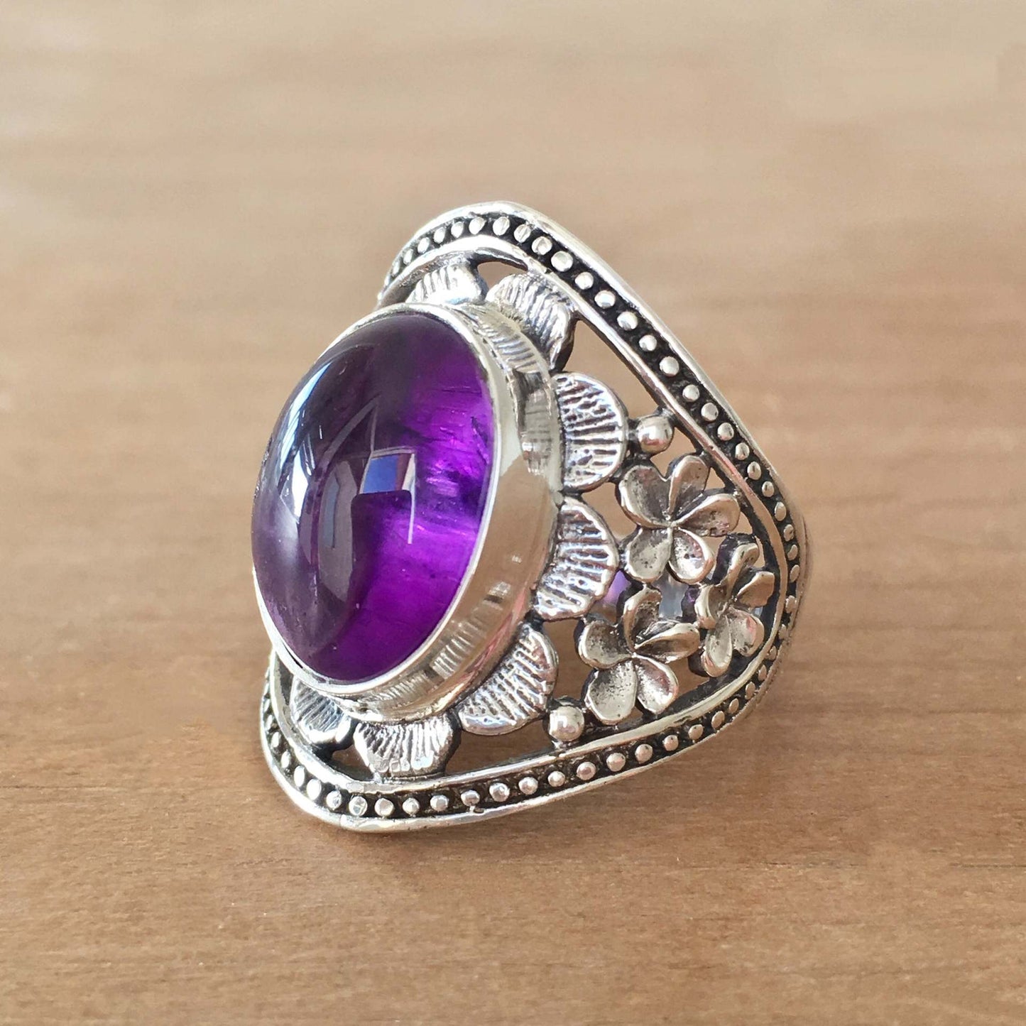 Charming Silver Ring for Any Occasion