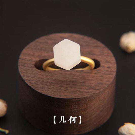 Charming Gold Ring for Any Occasion