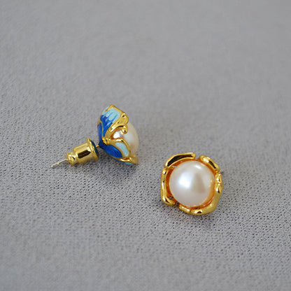 Beautiful Silver Earring with Unique Style