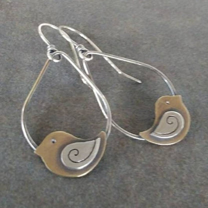 Charming Silver Earring for Any Occasion