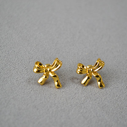 Beautiful Gold Earring with Unique Style