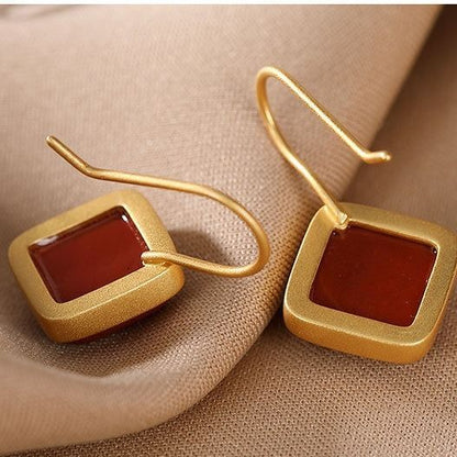 Charming Gold Earring for Any Occasion