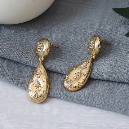 Elegant Gold Earring for Every Occasion