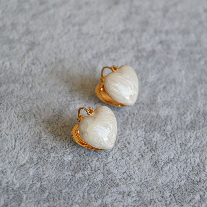 Elegant Gold Earring for Every Occasion