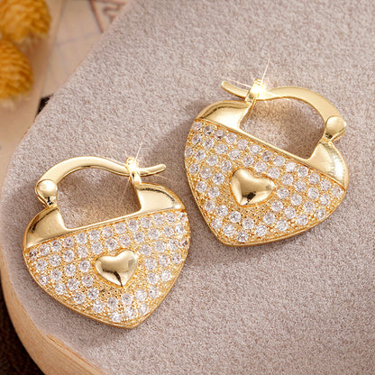 Charming Earring for Any Occasion