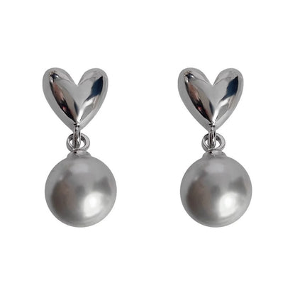 Romantic Pearl Earring for Special Moments