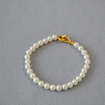 Charming Gold Bracelet for Any Occasion