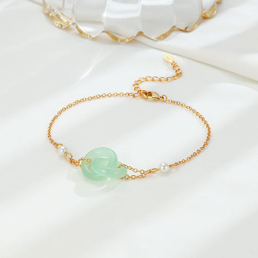 Classic Gold Bracelet with Timeless Appeal