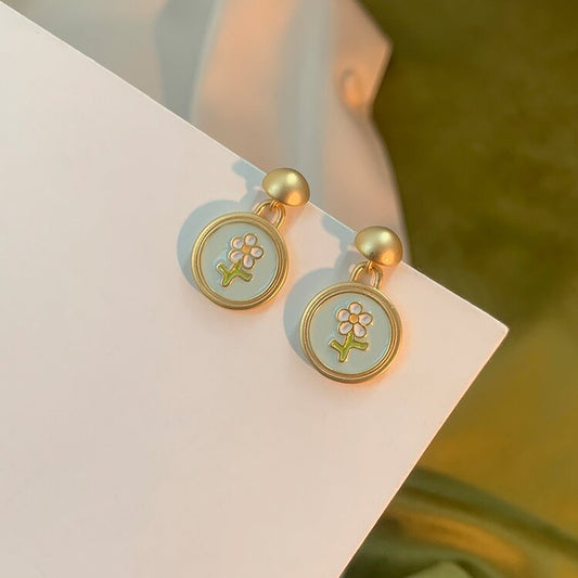 Stunning Earring for Daily Wear
