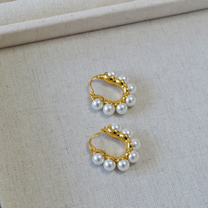 Classic Pearl Earring with Timeless Appeal